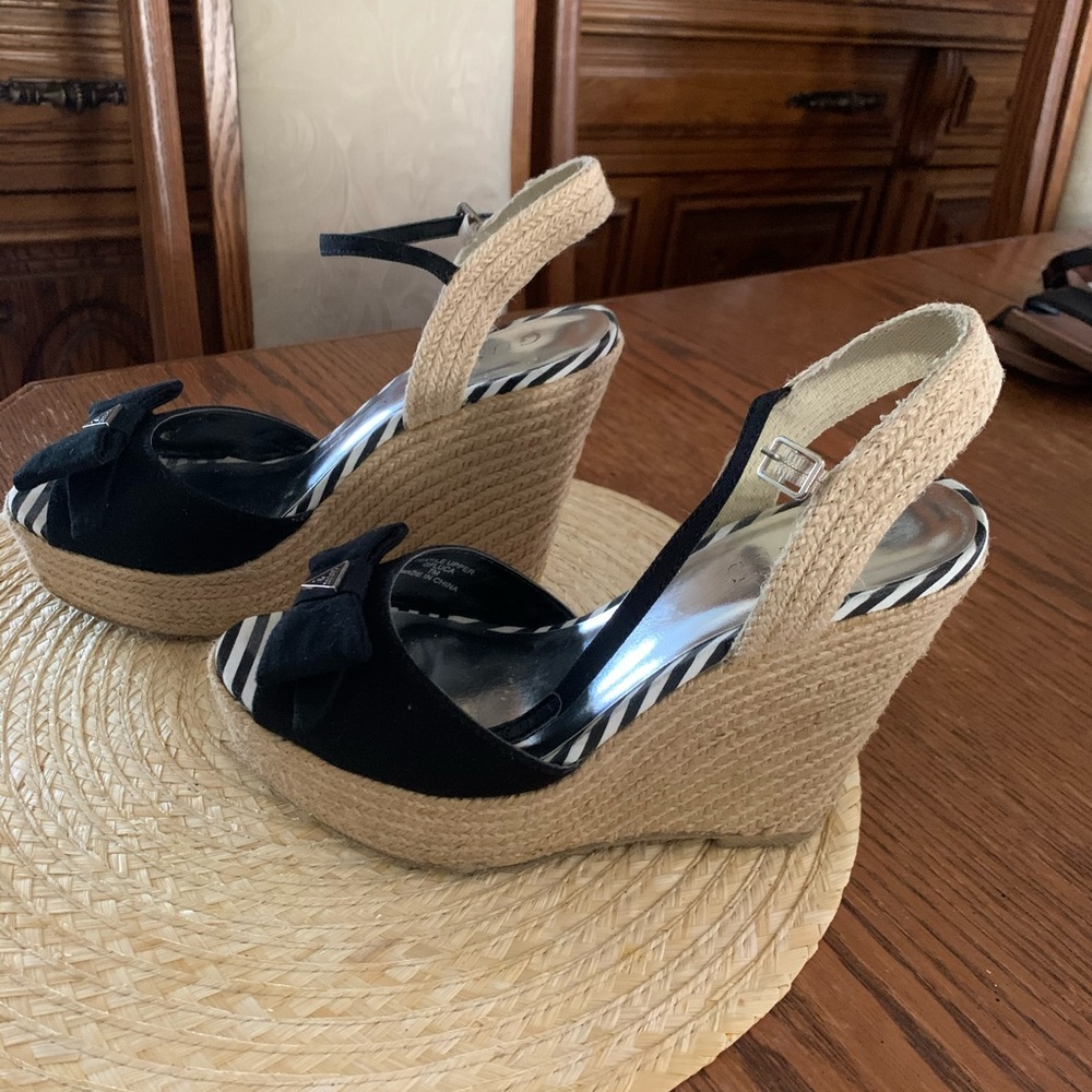 Guess Espadrille Wedge  Sandals Size 7